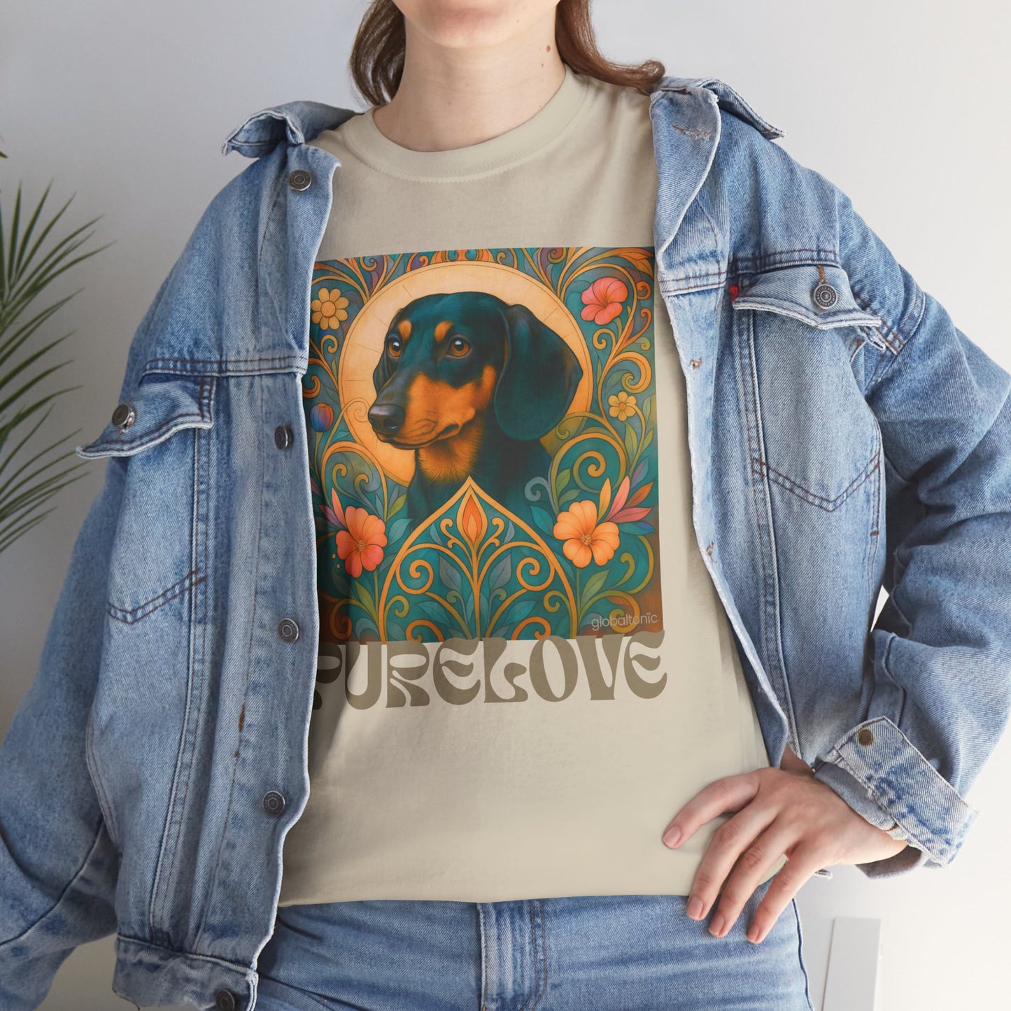 Dachshund Black Tan Shorthair Vintage Graphic T-shirt - Unisex Cotton Tee for Dog Lovers